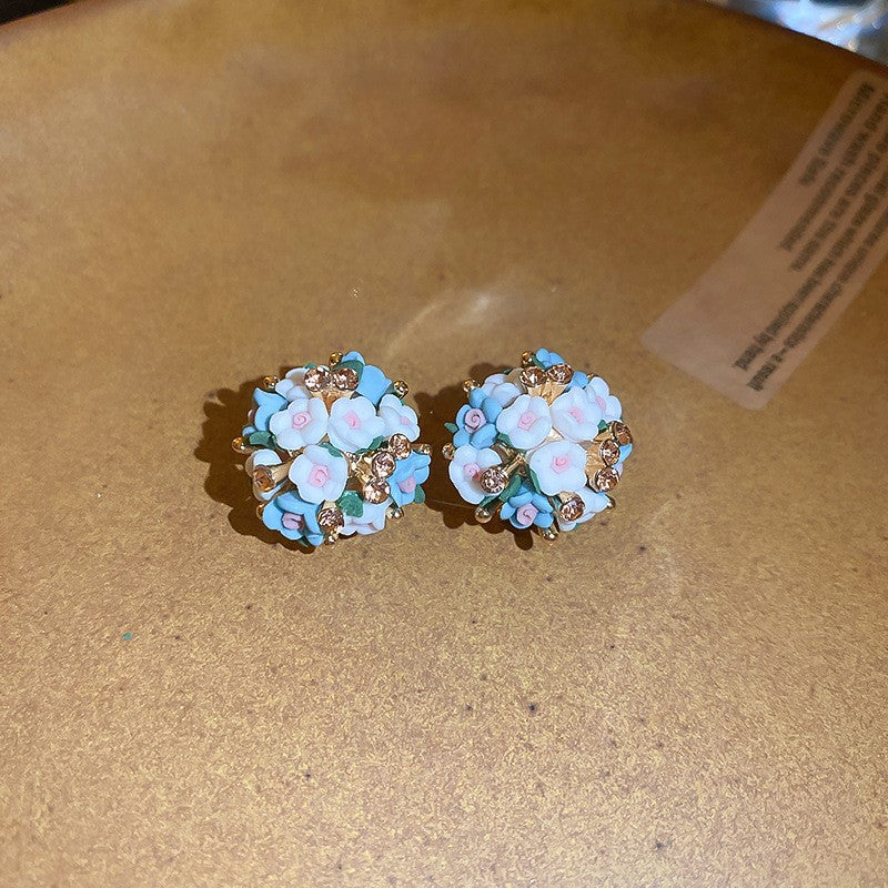 Pendientes de Flores Geométricas con Incrustaciones de Diamantes de Imitación en Cobre Bañado y Postes de Acero Inoxidable para Mujer, Joyería de Oreja de Lujo Minimalista y de Moda para el Día a Día