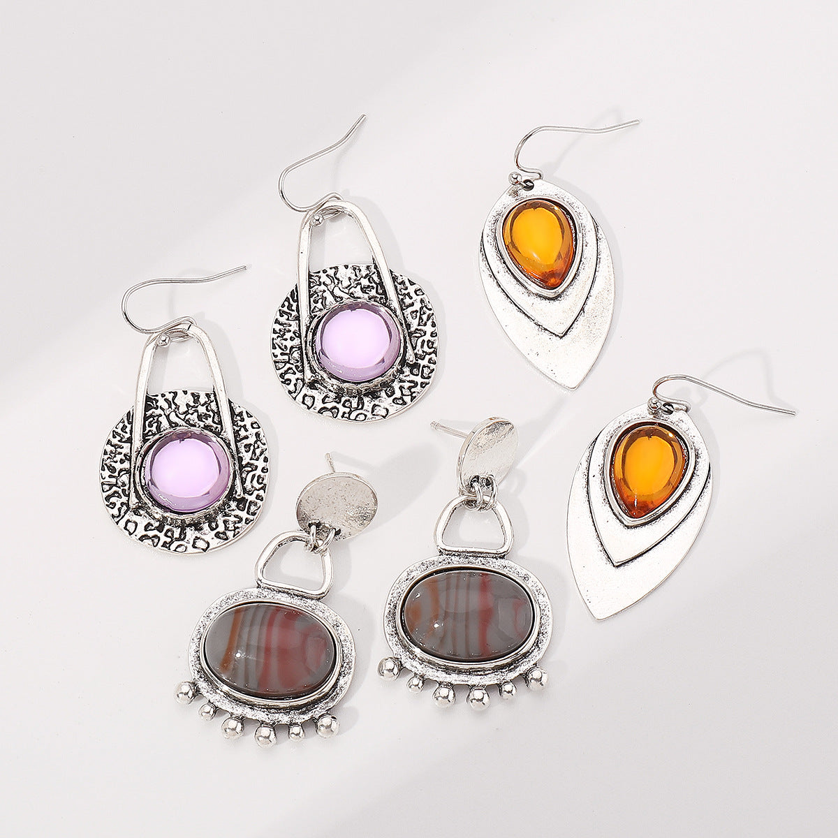 Aretes de mujer étnicos vintage geométricos en aleación con incrustaciones de piedra natural y acabado esmaltado