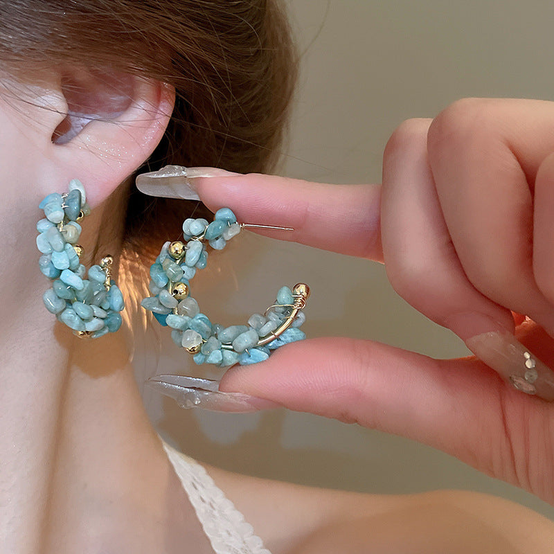 Orecchini floreali delicati con perni in argento, borchie in rame elettrolitico con nappe fluenti, estetica fresca e dolce per donna