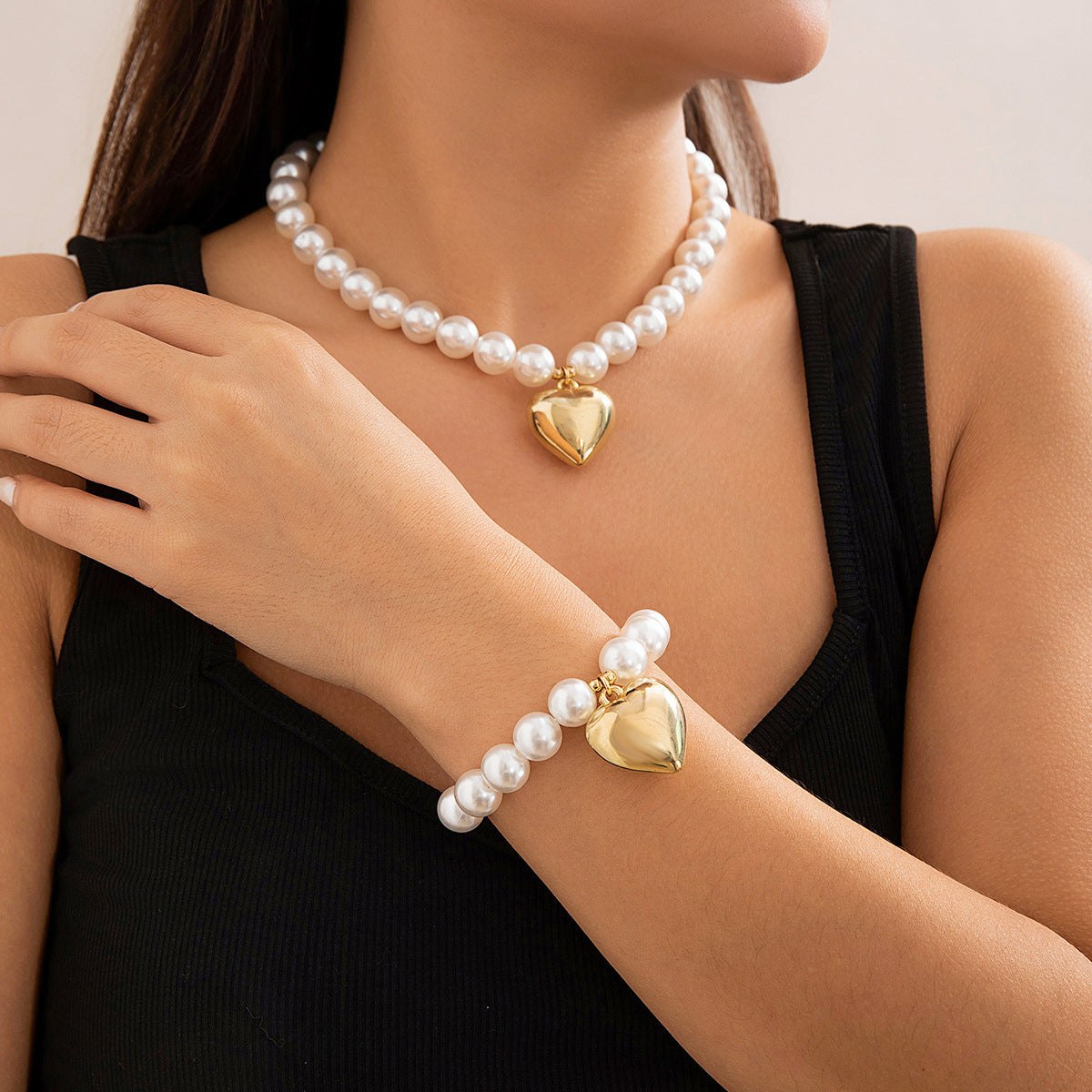 Geometric Heart-Shaped Alloy Pendant Necklace with Imitation Pearl Beads and Plated Finish for Women