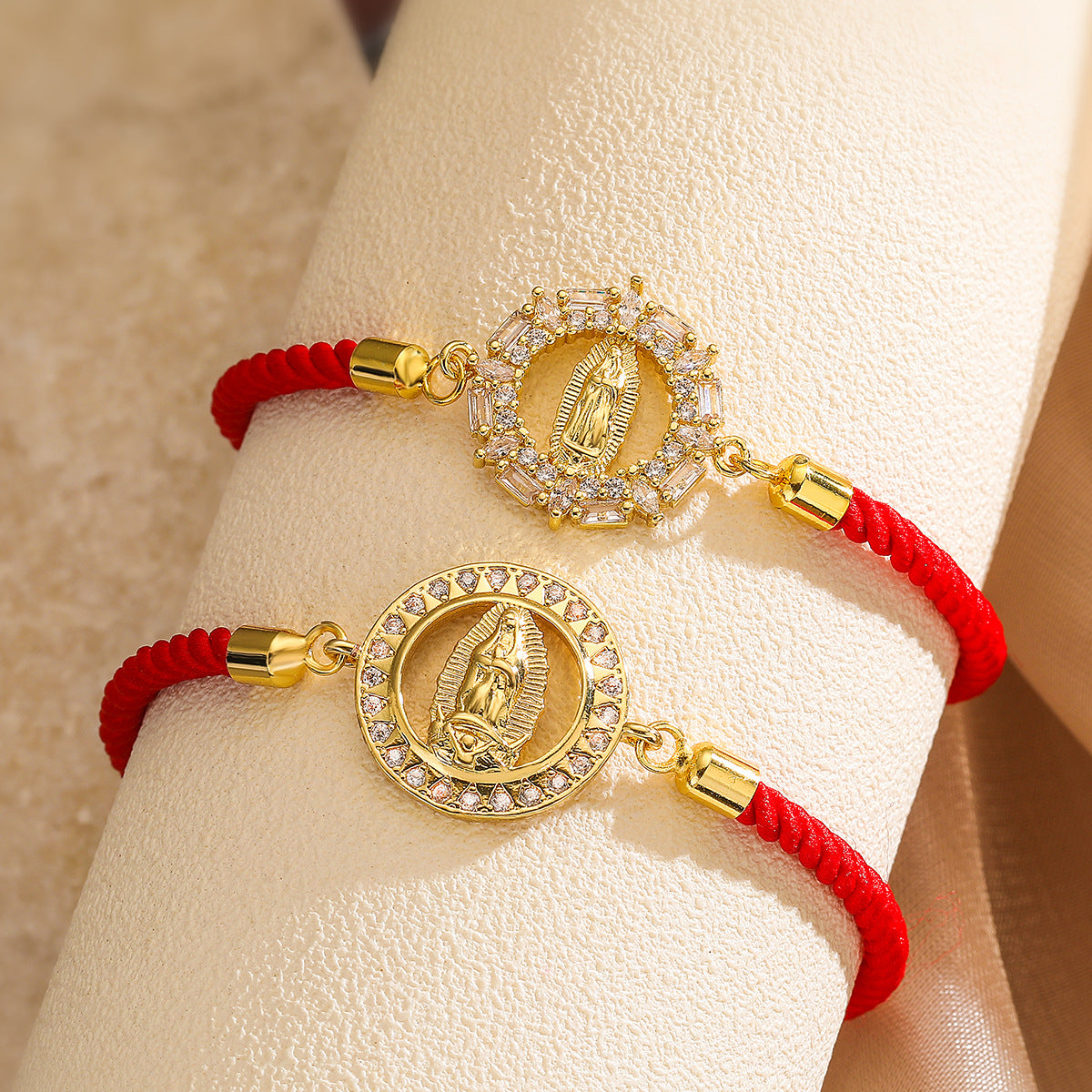 Bracciale con Coulisse da Donna Minimalista Geometria Micro-Incastonata in Zirconia Cubica e Rame Placcato Oro 18K
