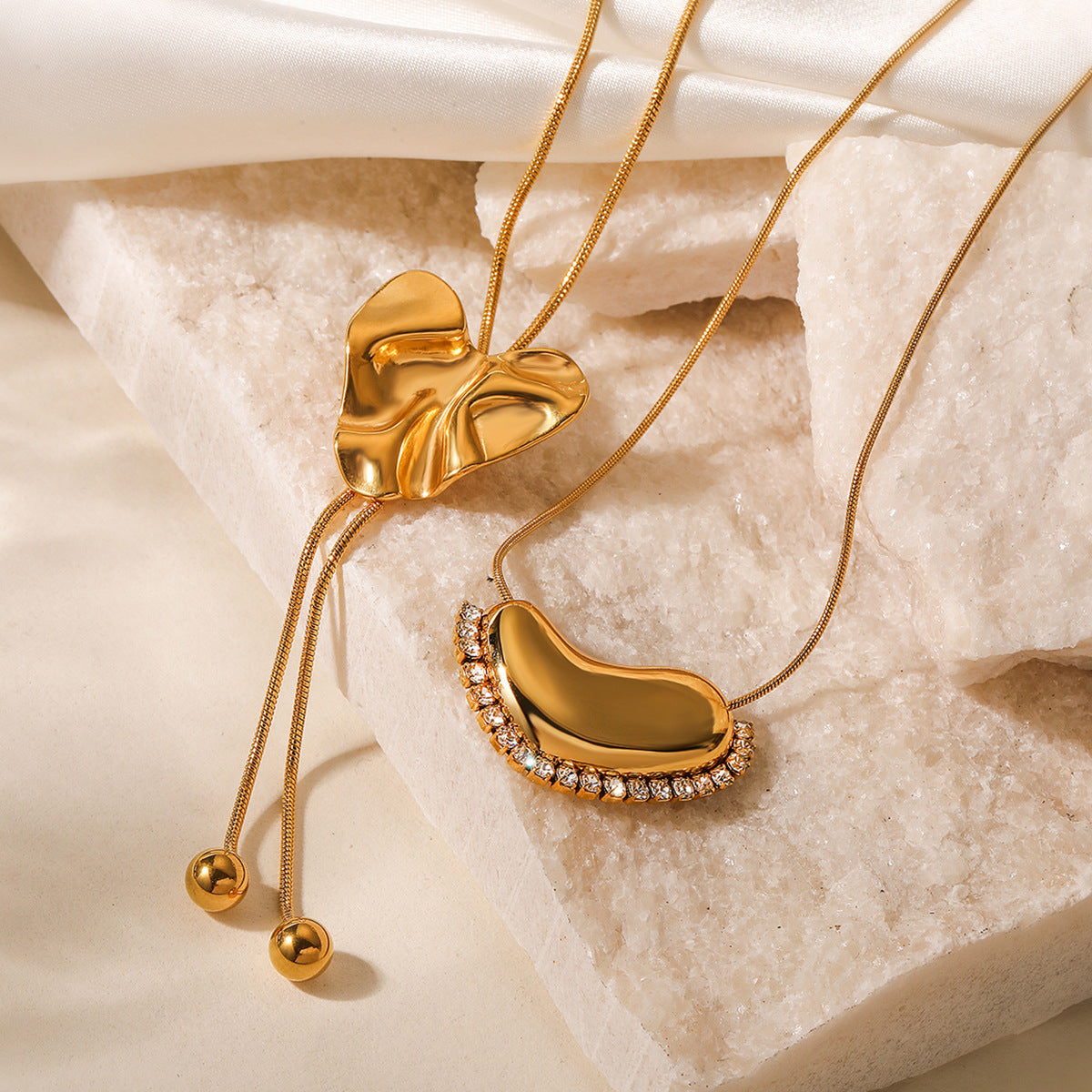 Collana con ciondolo a cuore geometrico minimalista in acciaio inossidabile placcato oro 18K per donna