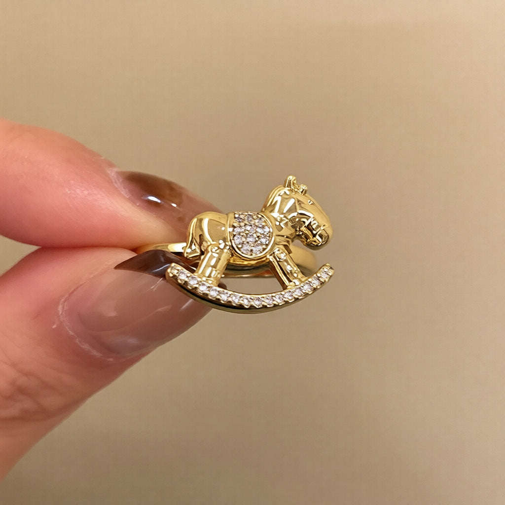 Luxury-Style Horse-Shaped Zirconia-Set Copper Ring for Women, Fashionable Index Finger Band with Zodiac Animal Design