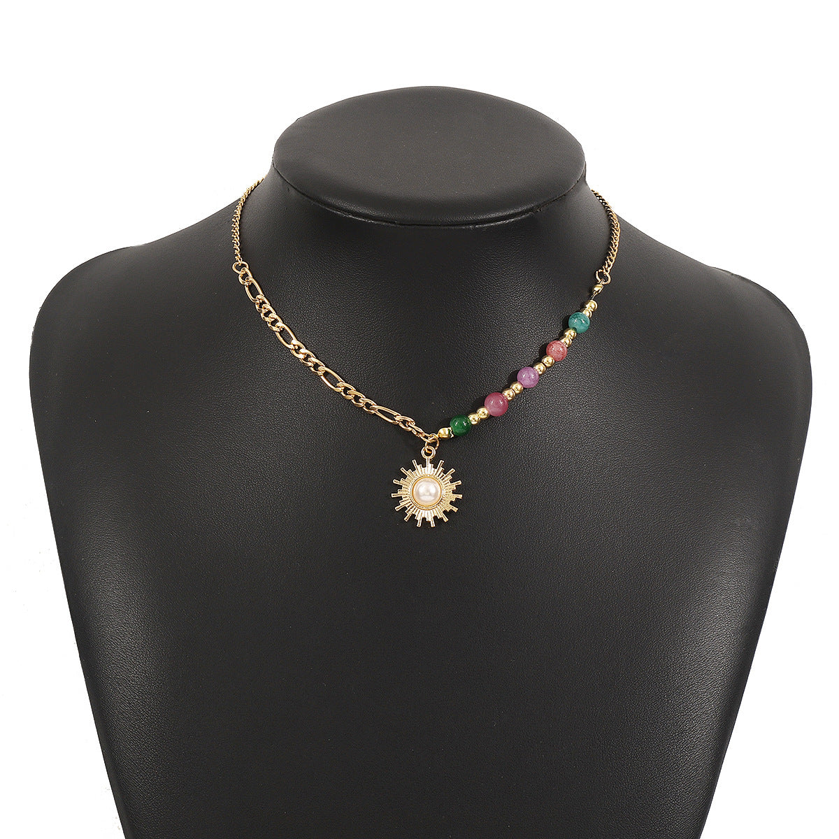 Collar con colgante de sol geométrico retro de inspiración china con detalles de perlas y cuentas de cristal en cadena de aleación galvanizada para mujer
