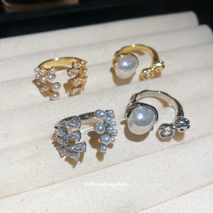 Anello da donna elegante in stile vintage francese con perle imitate a forma geometrica e zirconi intarsiati