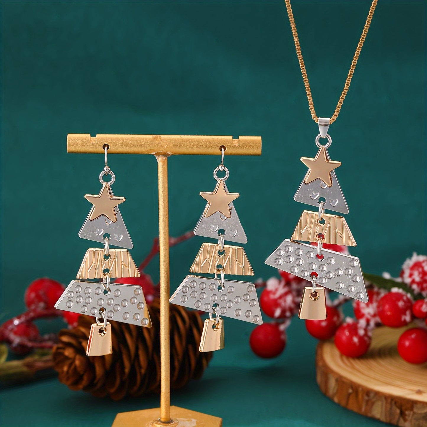 Pendientes largos colgantes de aleación geométrica con diseño de árbol de Navidad y acabado chapado en oro para mujer