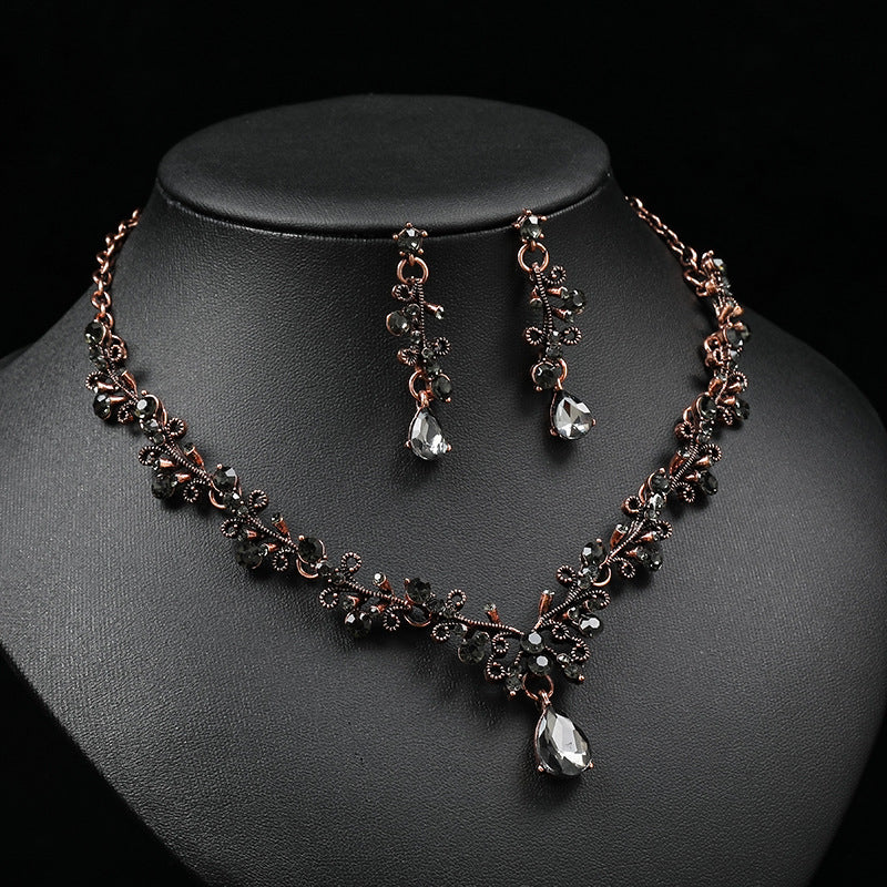 Vintage Botanical Leaf and Teardrop Pendant Necklace Set with Alloy Plated O-Chain for Women