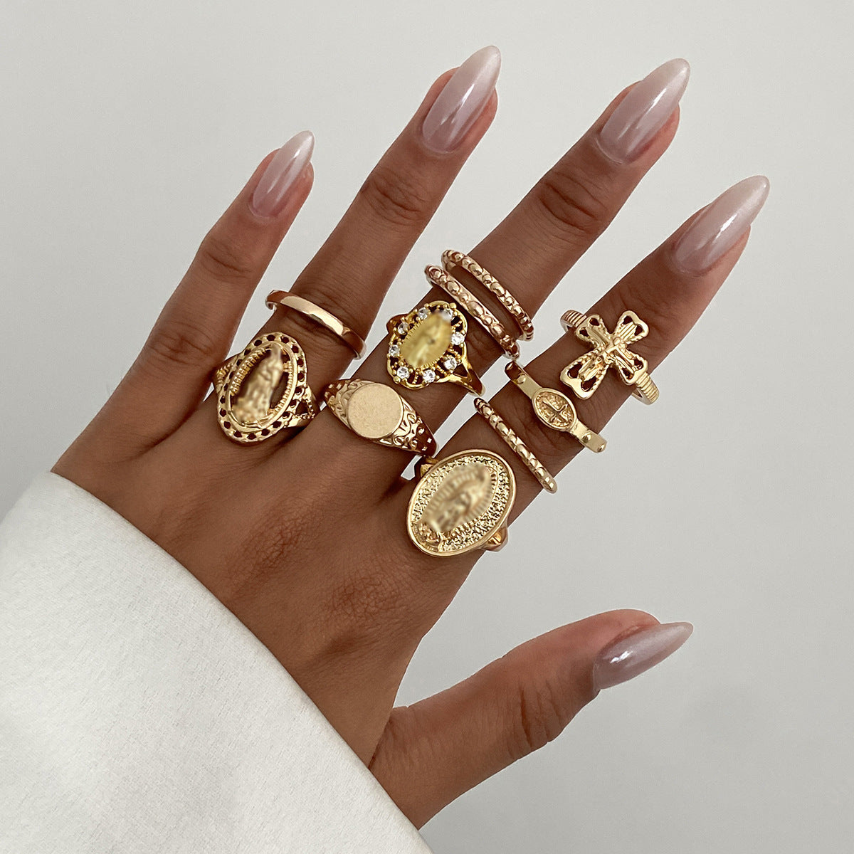 Luxury Hip-hop Hollow Heart Cross Rhinestone Plated Zinc Alloy Ring for Women