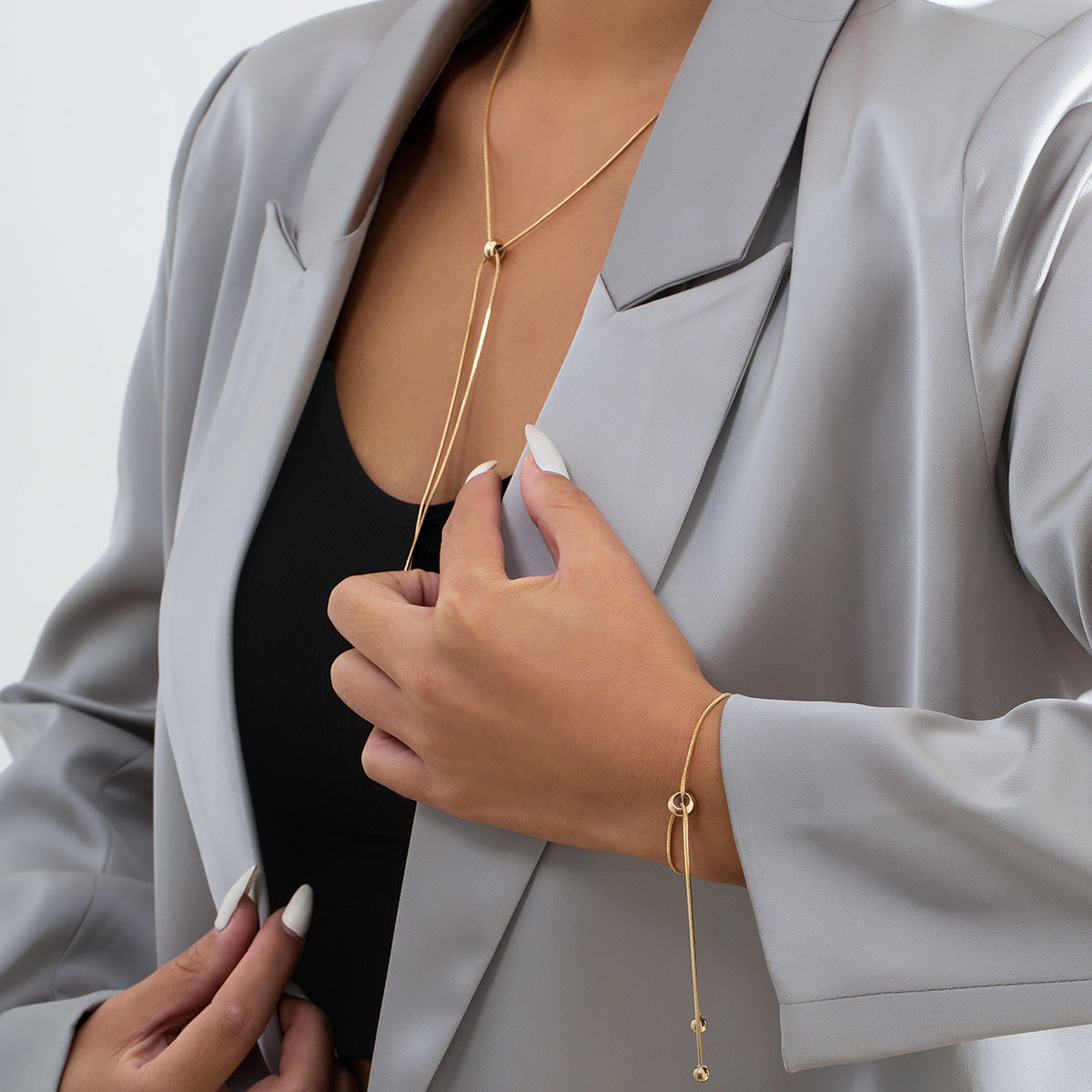 Collana minimalista regolabile a catena a maglie per donna, ciondolo geometrico in metallo con finitura galvanizzata, gioielli statement con lunga nappa