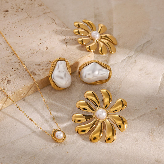Elegant Geometric Round Stainless Steel Plated Necklace with Pearl Pendant for Women