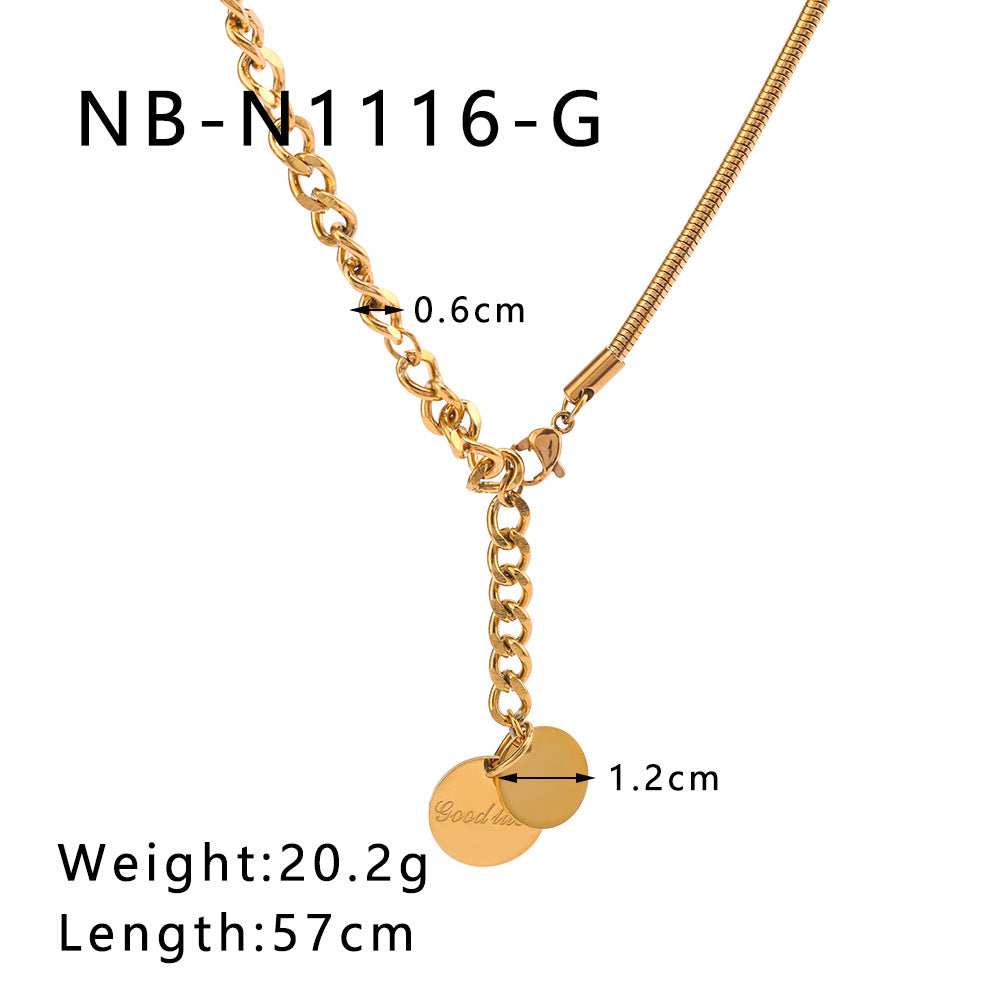 Collana Minimalista a Catena Serpentina Cubana con Ciondolo Rotondo Inciso, Corpo in Acciaio Inossidabile, Ciondolo in Acciaio al Titanio Placcato Oro 18K, Dettagli Floreali e Geometrici, Gioielli da Donna