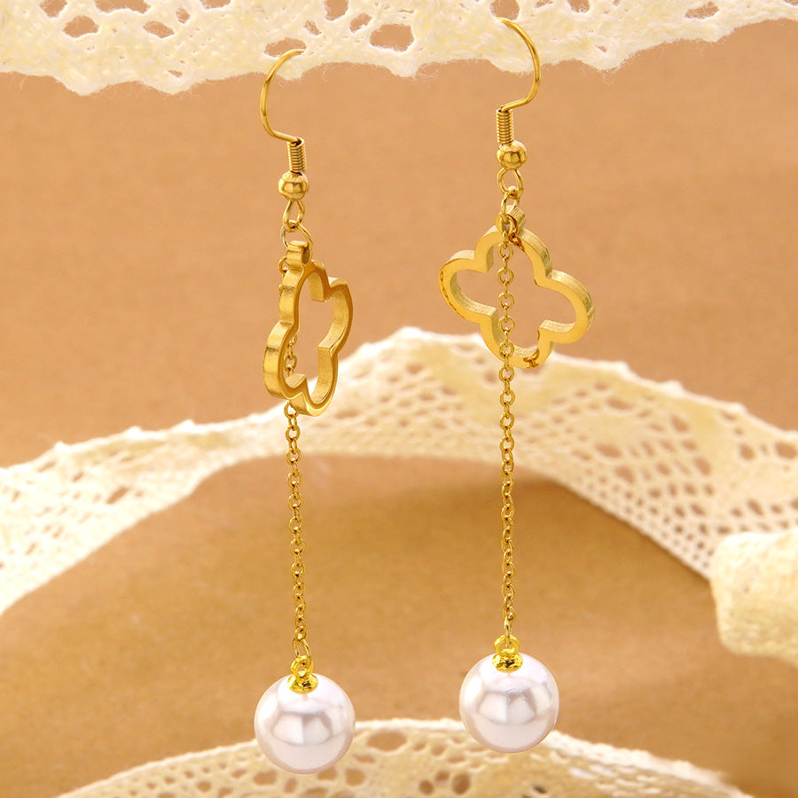 Set di collana e orecchini minimalisti in acciaio al titanio con fiore, perla geometrica e catenina