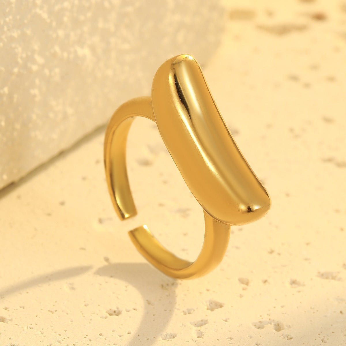 Anello Minimalista Geometrico da Donna in Acciaio Inossidabile con Finitura Galvanica, Design a Fascia Aperta Regolabile