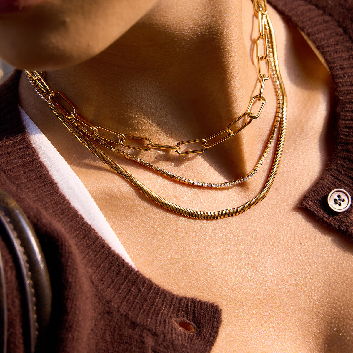 Collar de cadena de serpiente de acero inoxidable geométrico con colgante de acero de titanio y chapado en oro al vacío PVD para mujer