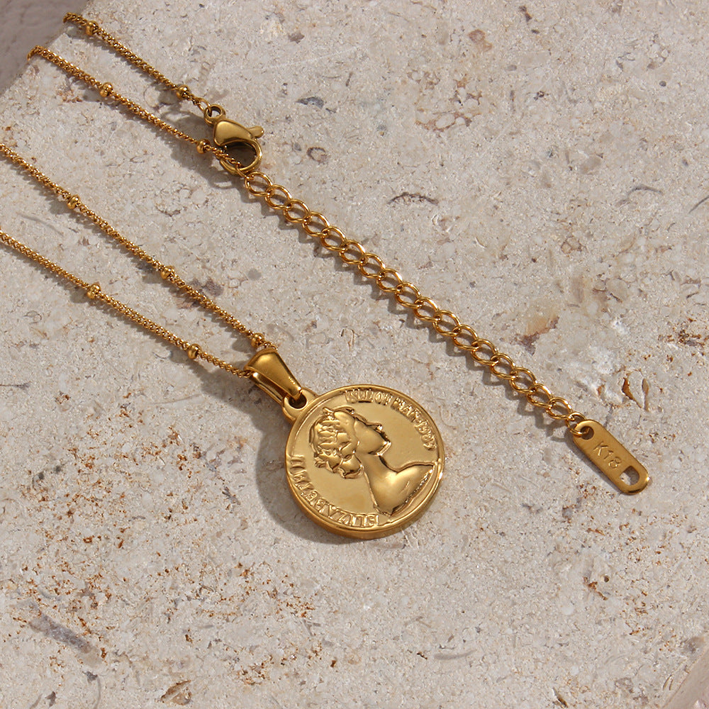 Collana con pendente a moneta con ritratto a rilievo geometrico minimalista in acciaio inossidabile con finitura placcata da donna