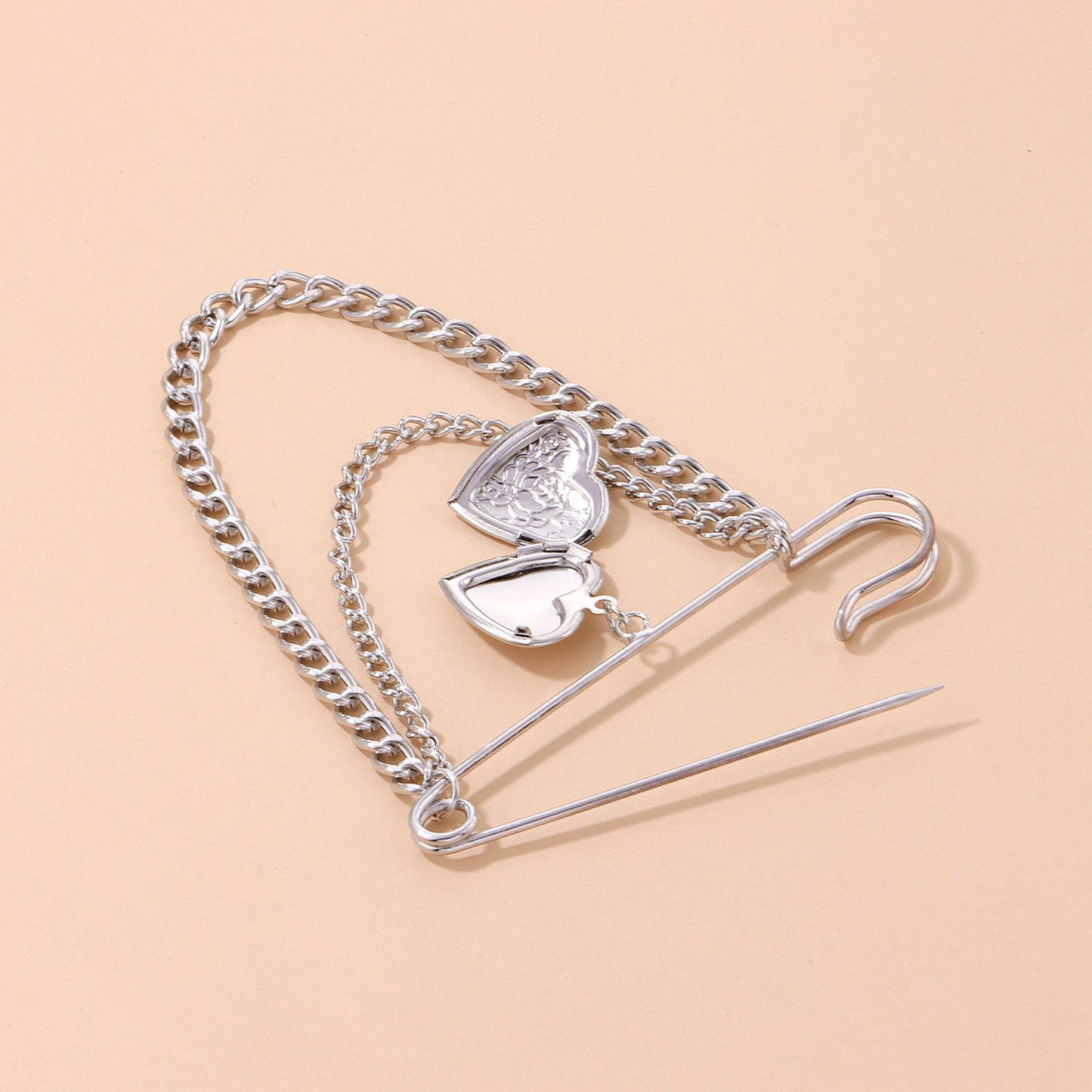 Creative Open-Top Embossed Heart Brooch Vintage Luxury Chain Pin Jewelry for Women