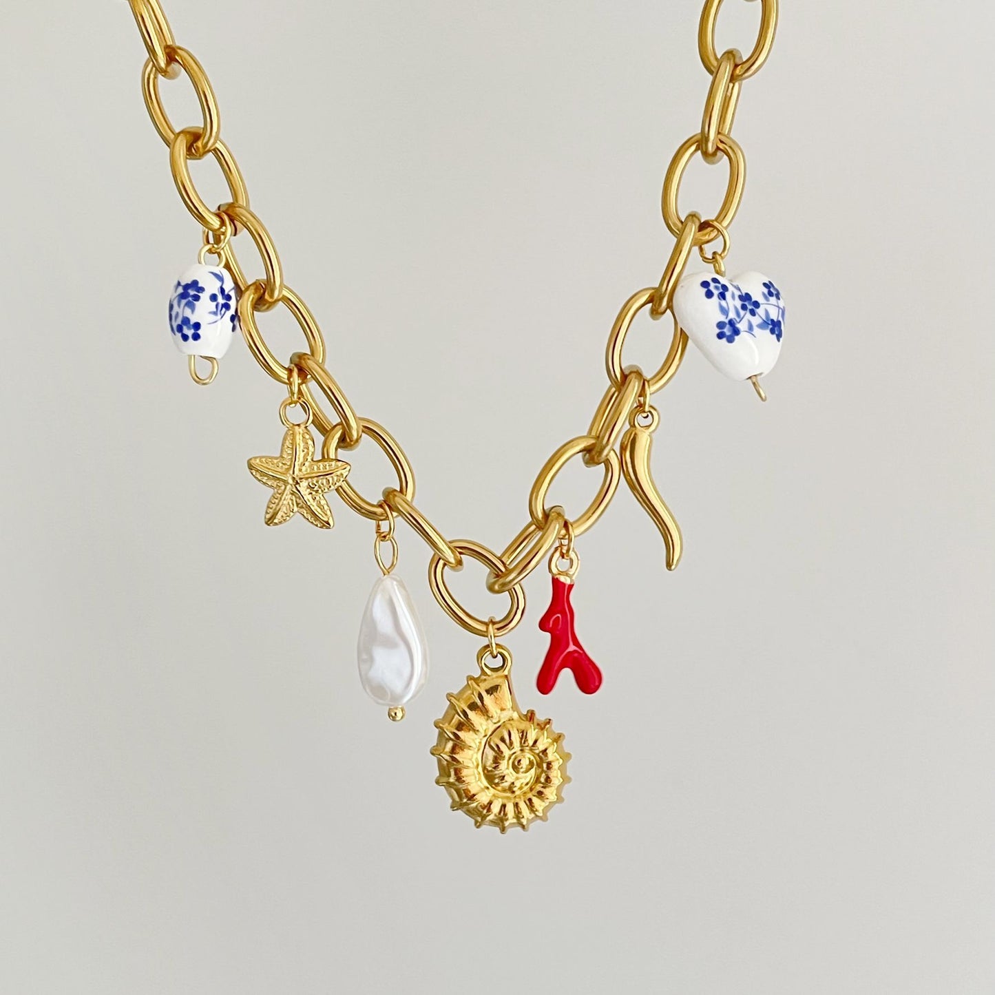 Collana a Cuore Floreale Rustico in Acciaio al Titanio con Ciondoli a Ciliegia e Anguria su Catena Elettroplaccata da Donna