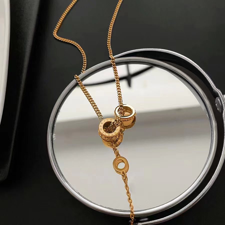 Collar con Colgante Geométrico Minimalista de Acero de Titanio para Mujer con Chapado en Oro y Cadena de Eslabones