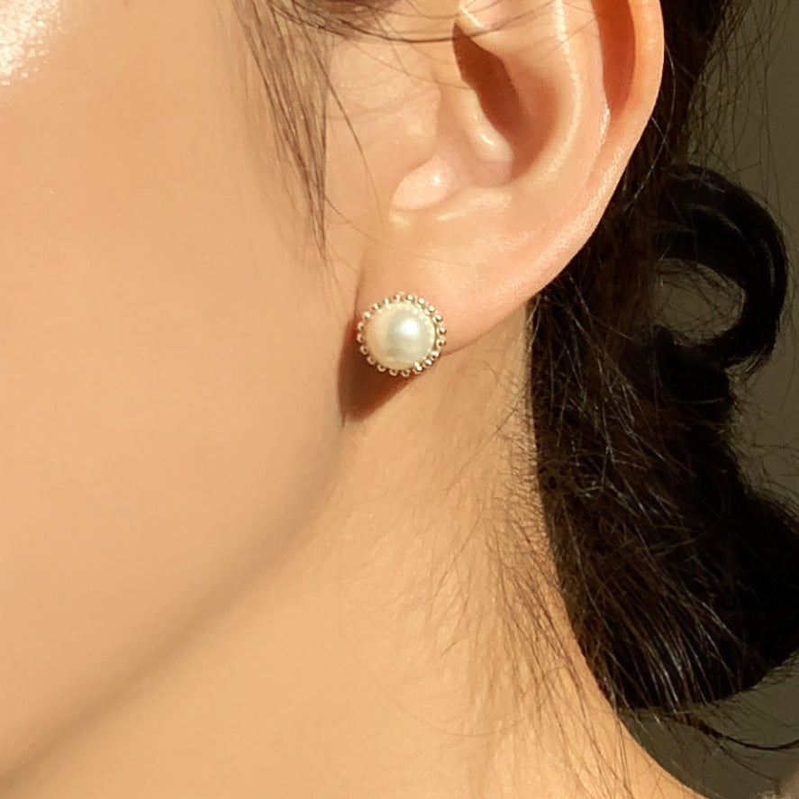 Pendientes minimalistas de perlas rojas en forma de letra geométrica de plata de ley 925 para mujer