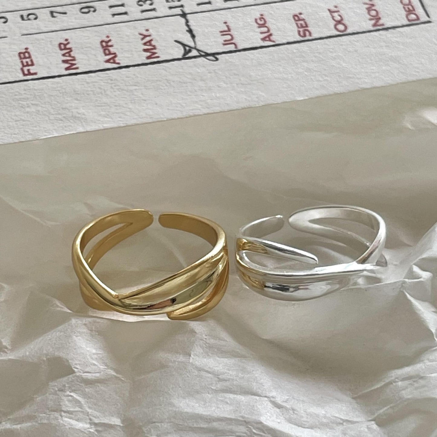 Anello da donna minimalista placcato in argento sterling 925 con linea incrociata geometrica
