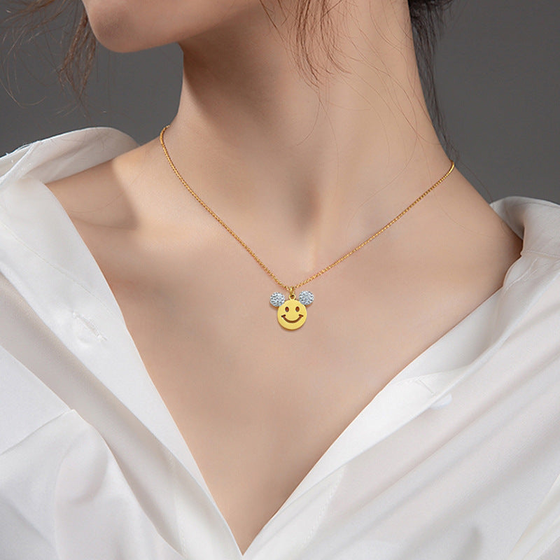 Collana con ciondolo a orsetto minimalista in acciaio al titanio con placcatura in oro per donne e uomini, gioielli con catena e ciondolo a forma di sorriso
