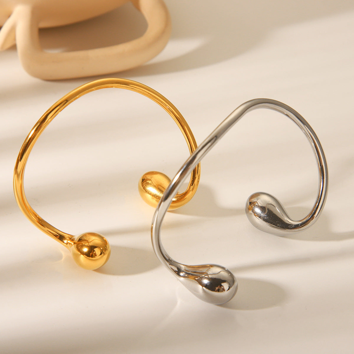 Fashionable Asymmetric Open Cuff Bracelet 18K Gold Plated Stainless Steel Trendy Hand Jewelry