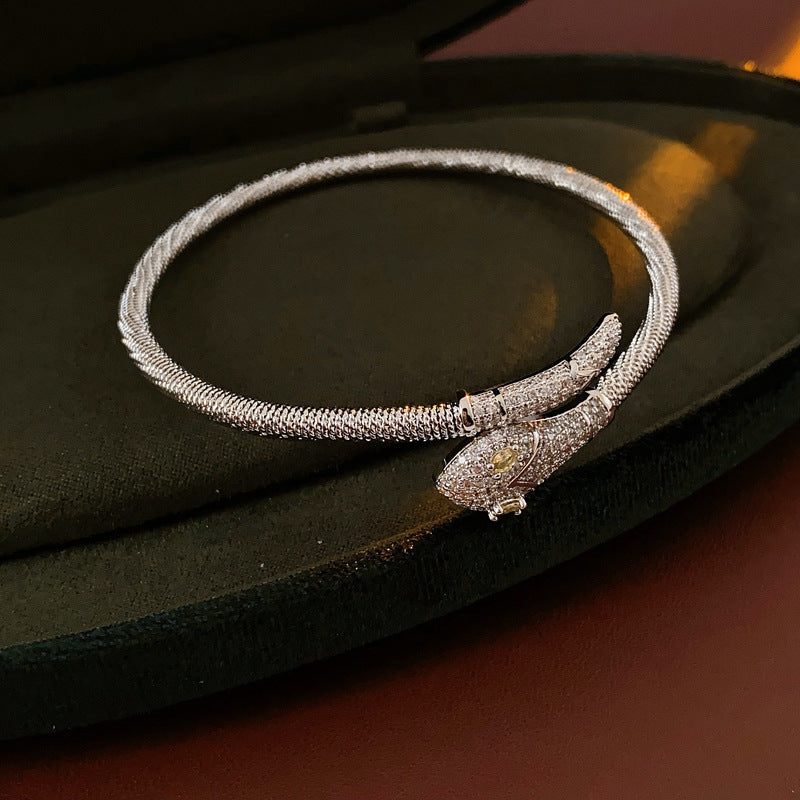Vintage Luxury Floral Rhinestone Inlay Plated Brass Bracelet for Women