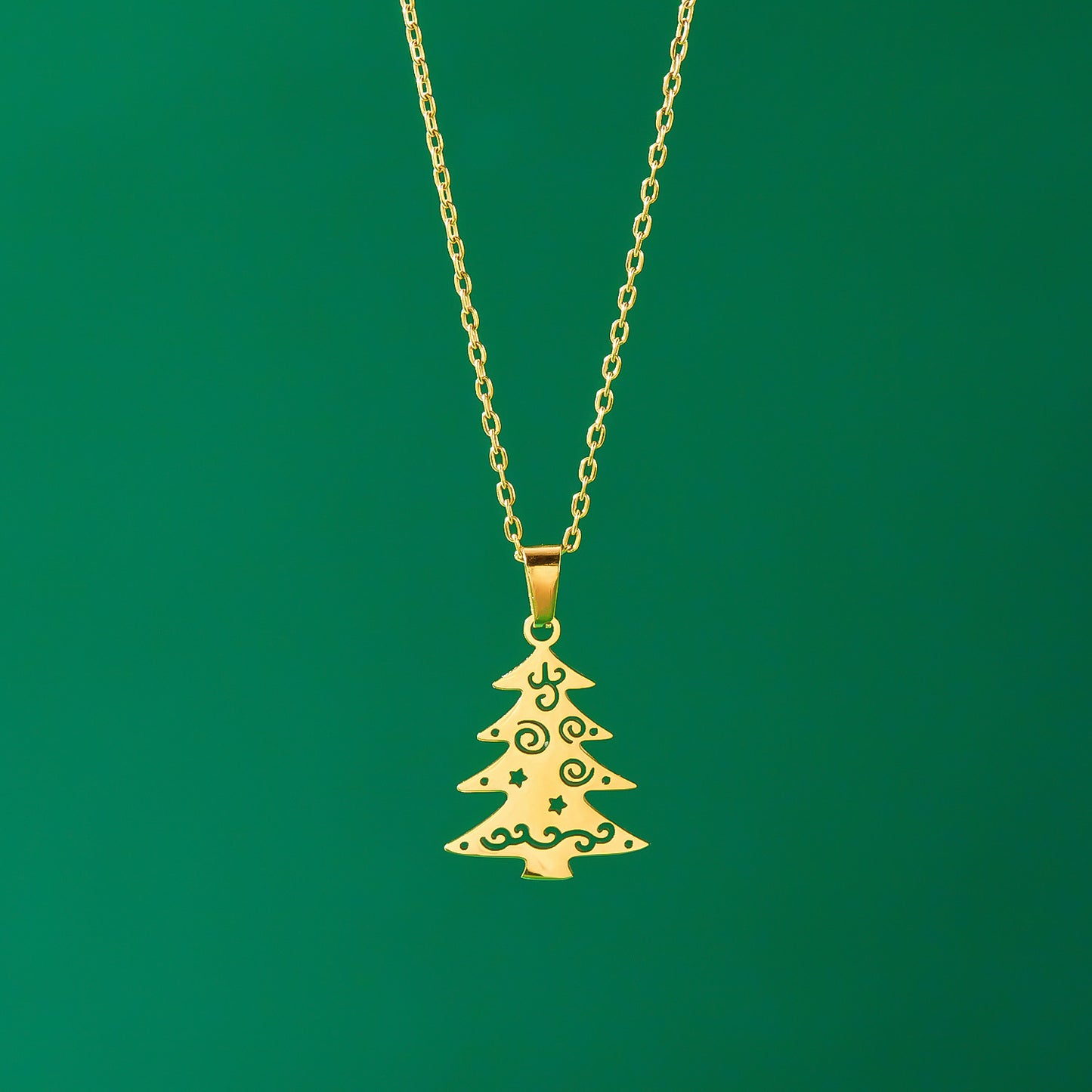 Collar Colgante de Árbol de Navidad Minimalista en Acero de Titanio con Acabado Chapado en Cadena O para Uso Festivo Unisex