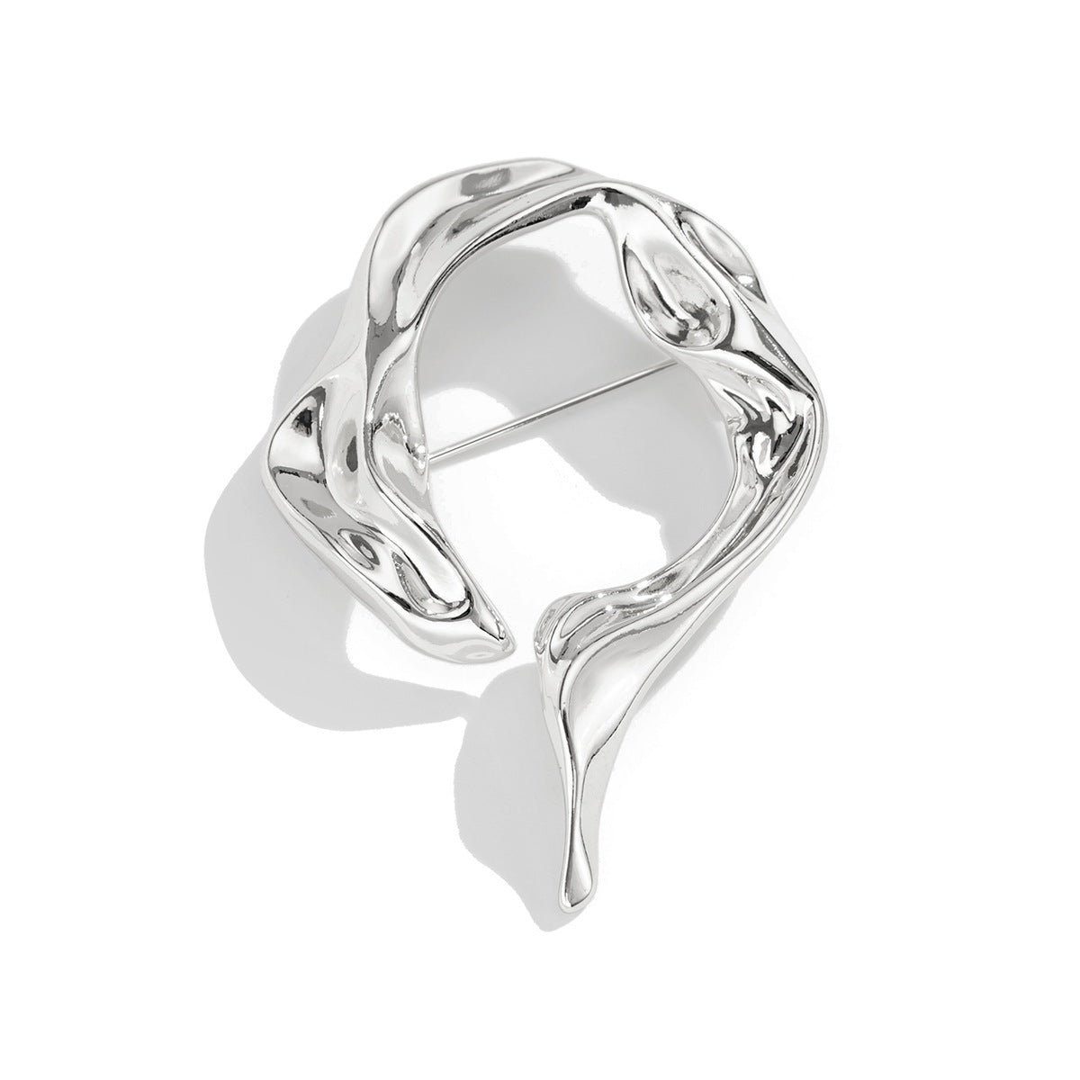 Spilla minimalistica geometrica in lega con design a pieghe metalliche testurizzate effetto lava liquida da donna