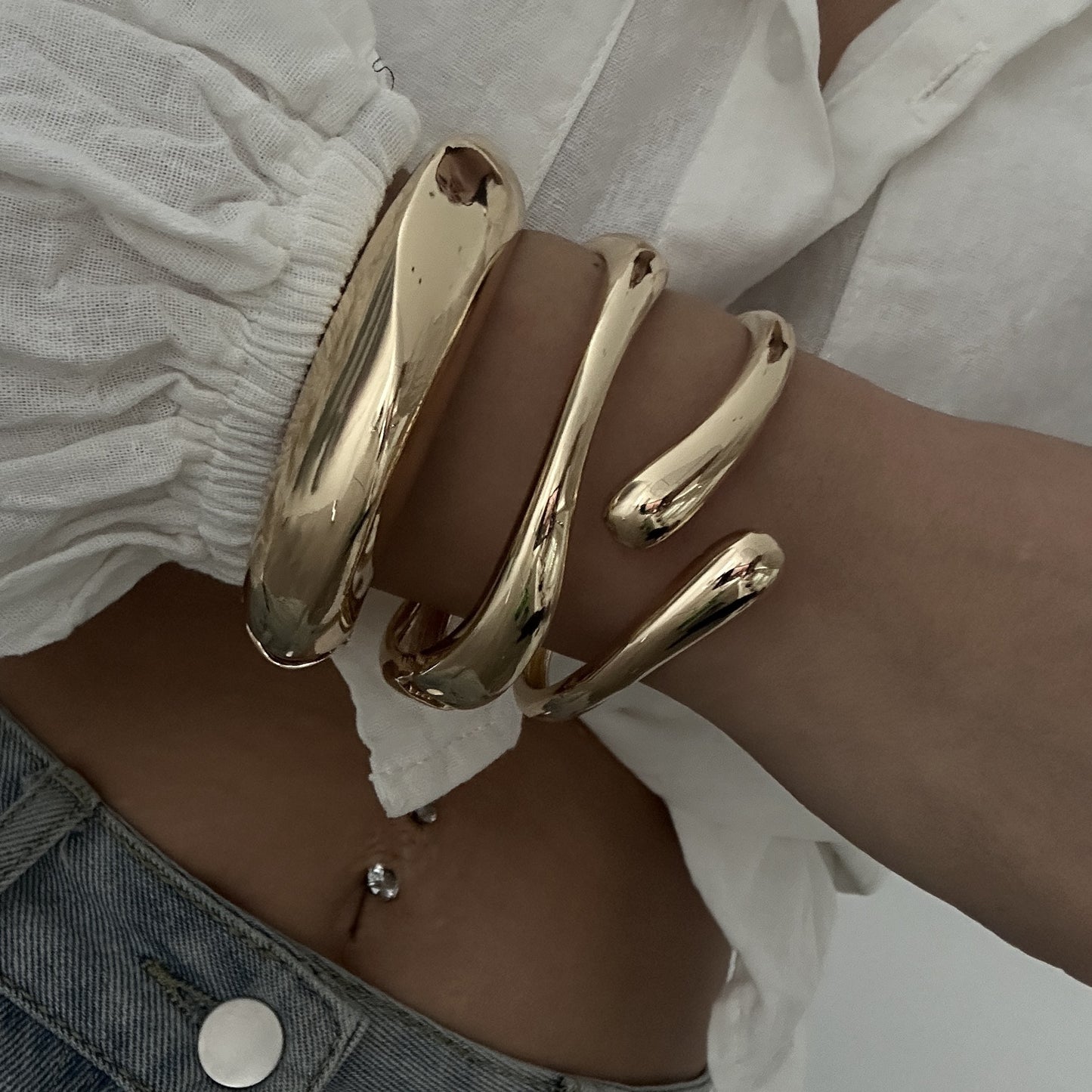 Bracciale da donna a polsino placcato in metallo a goccia geometrica di tendenza