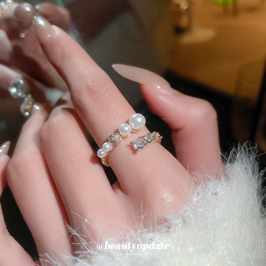 Anello con perla geometrica elegante e minimalista con intarsio di zirconi per donna, accessorio di moda di lusso per l'uso quotidiano