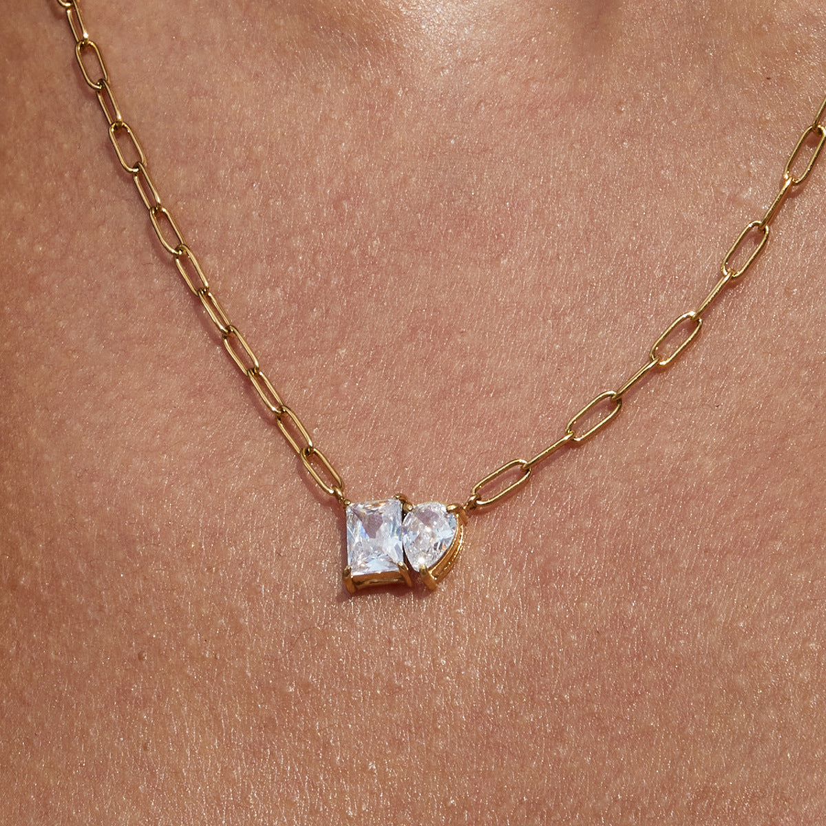 Collana geometrica placcata in acciaio al titanio con zirconi per donna, catena minimalista per clavicola in acciaio inossidabile