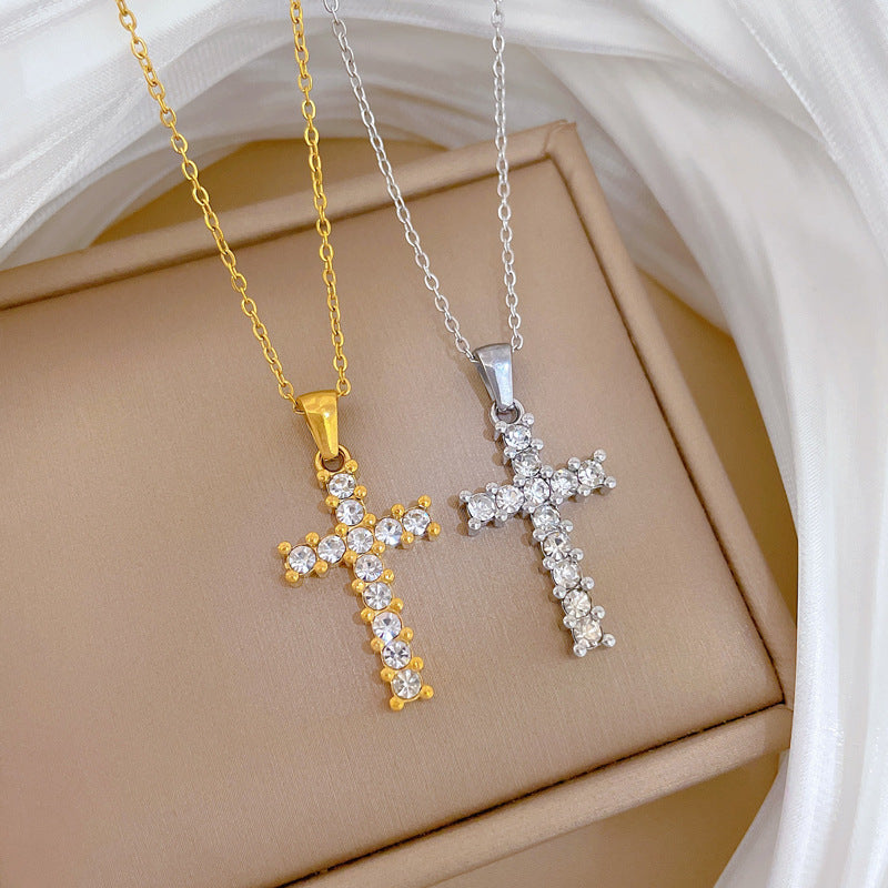 Collana pendente con croce geometrica minimalista in acciaio al titanio con placcatura in oro e zirconi cubici per donne e uomini