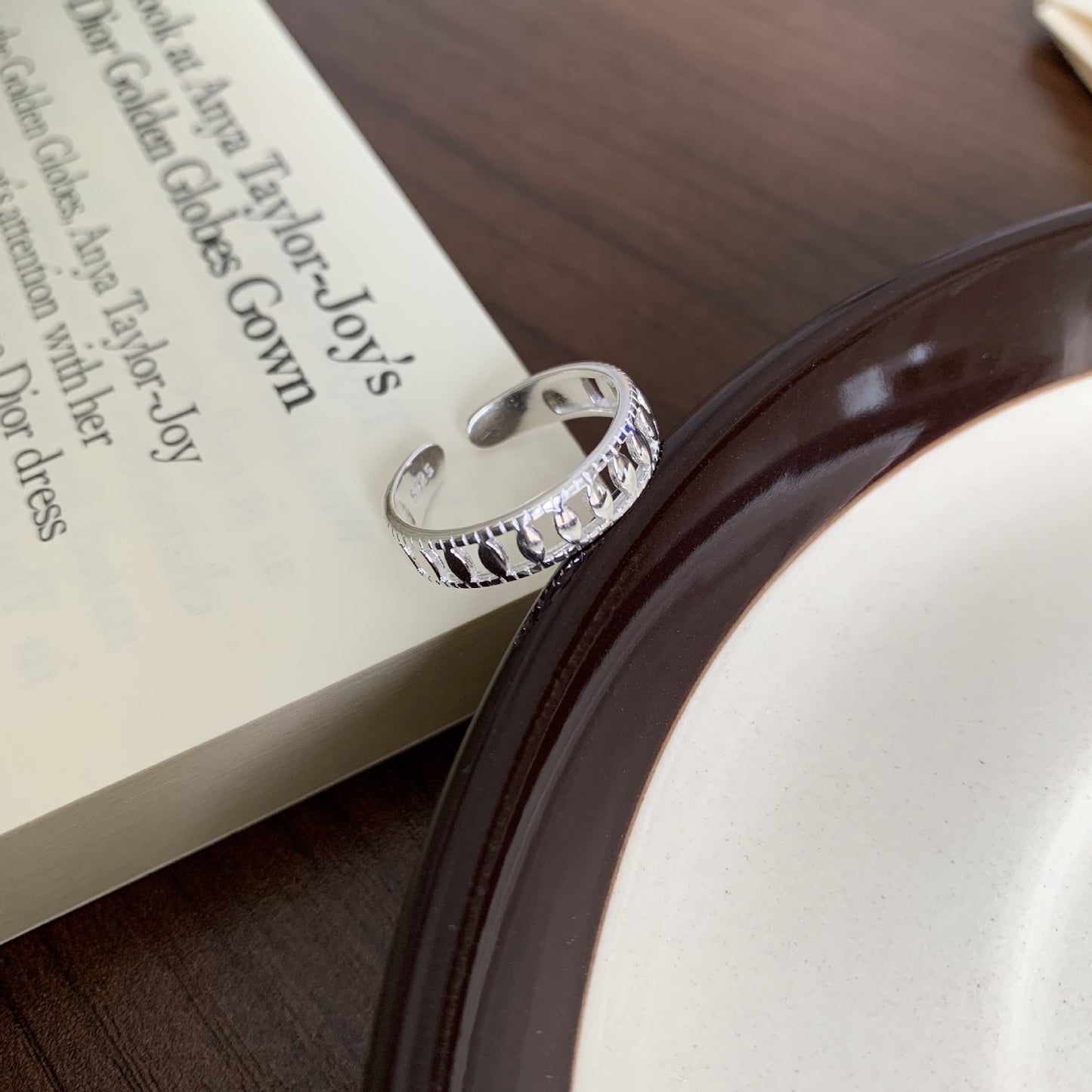 Minimalist Sweet 925 Sterling Silver Oval Geometric Hollow Open Ring for Women
