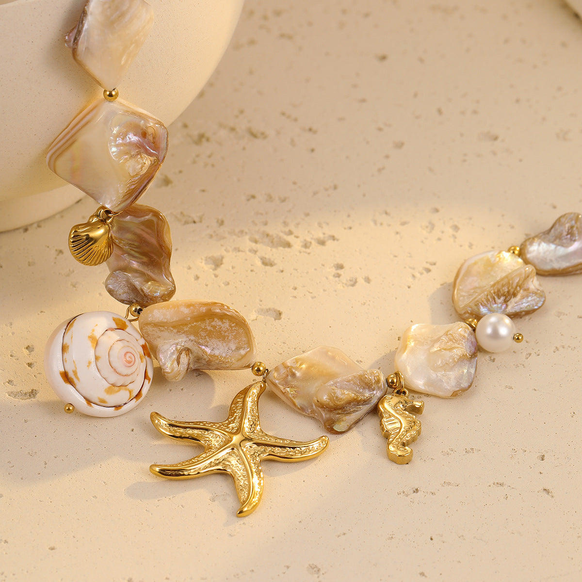 Collar de clavícula de acero inoxidable con estilo vacacional, con forma irregular de concha marina y estrella de mar para mujer, con acabado chapado