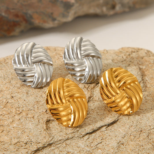 Pendientes minimalistas redondos de acero de titanio con chapado en oro de 18 quilates y textura trenzada para mujer