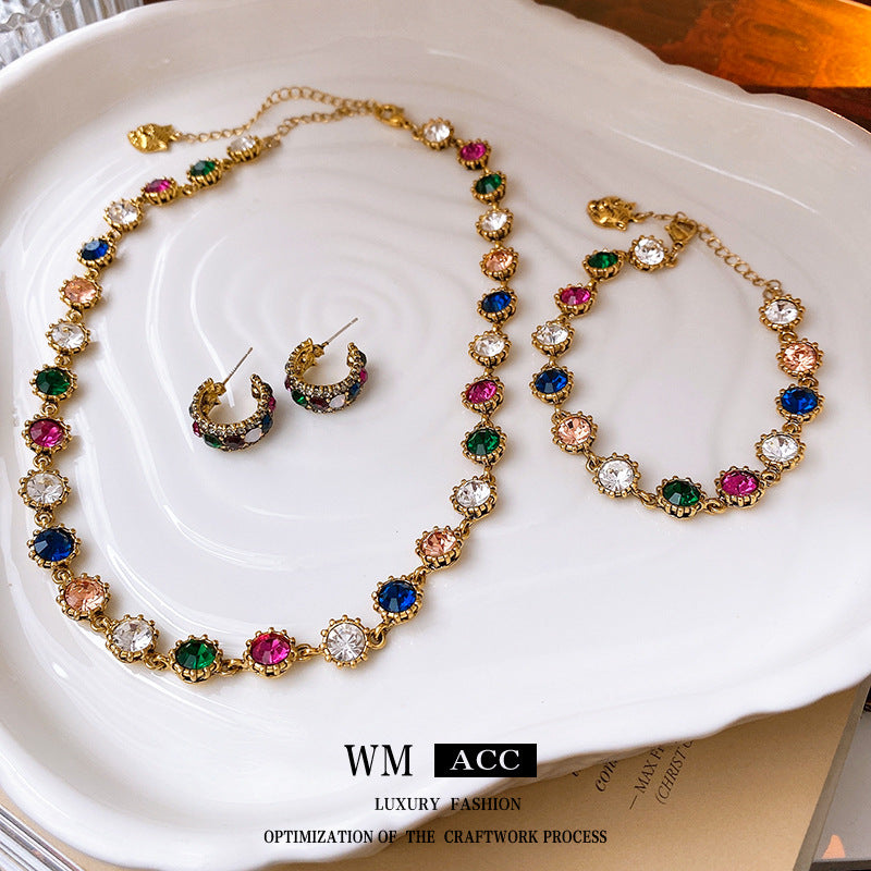 Baroque Style Geometric Pendant Necklace with Rhinestone Inlay for Women, Delicate Clavicle Chain