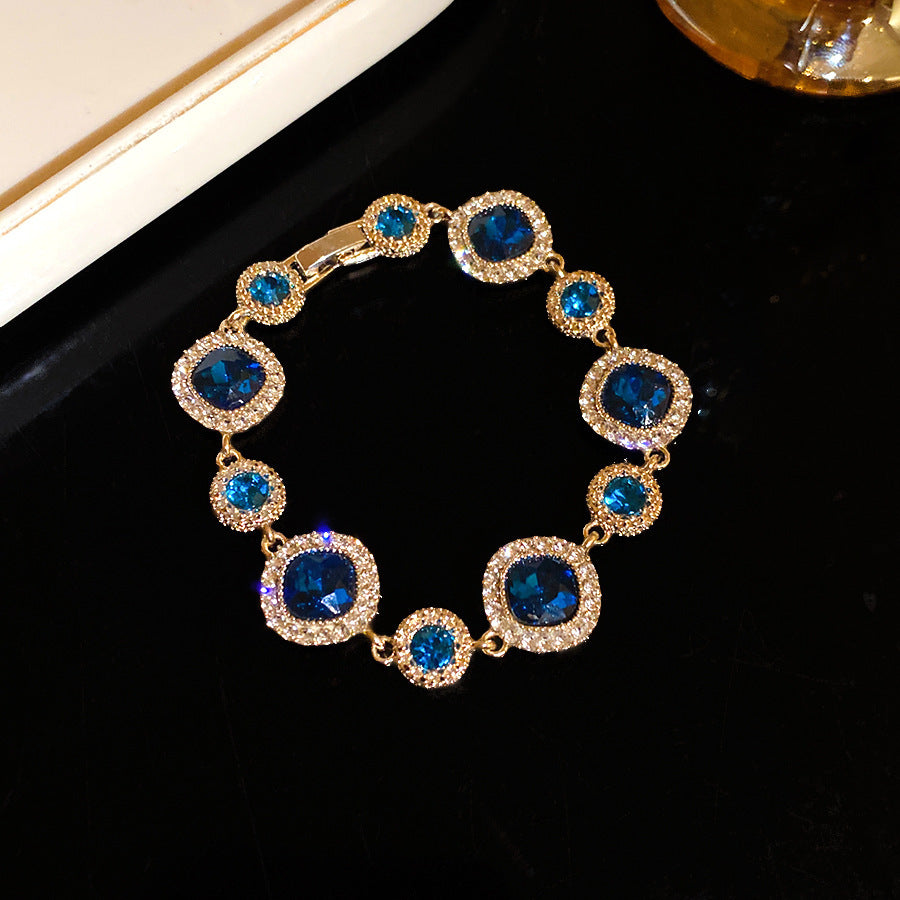 Vintage Geometric Rhinestone Inlay Alloy Bracelet for Women