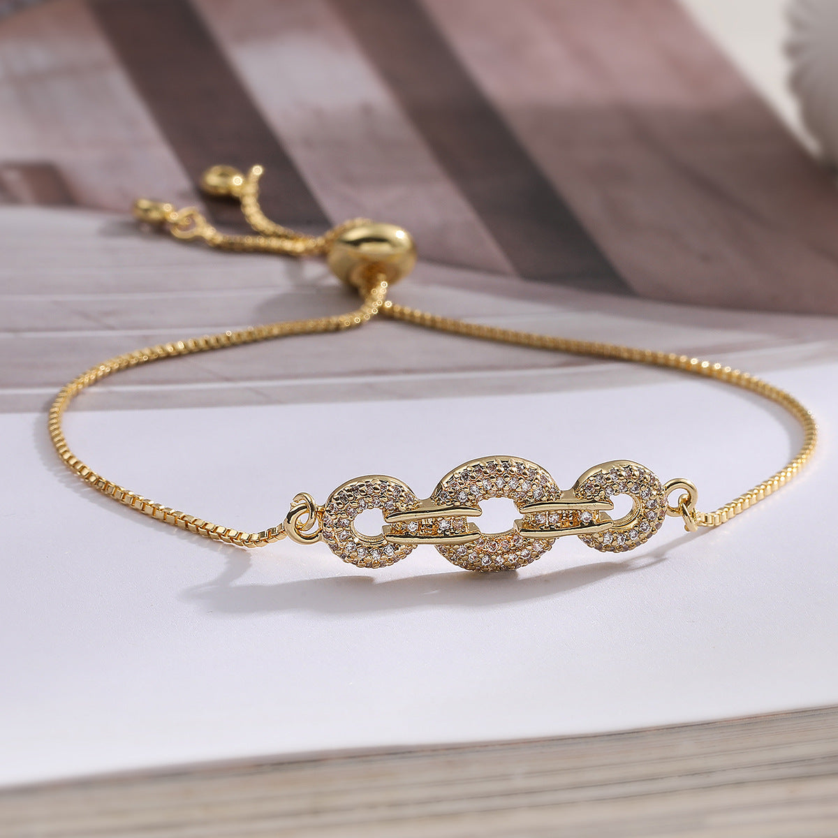 Elegant Geometric Brass 18K Gold Plated Cubic Zirconia Inlay Bracelet for Women
