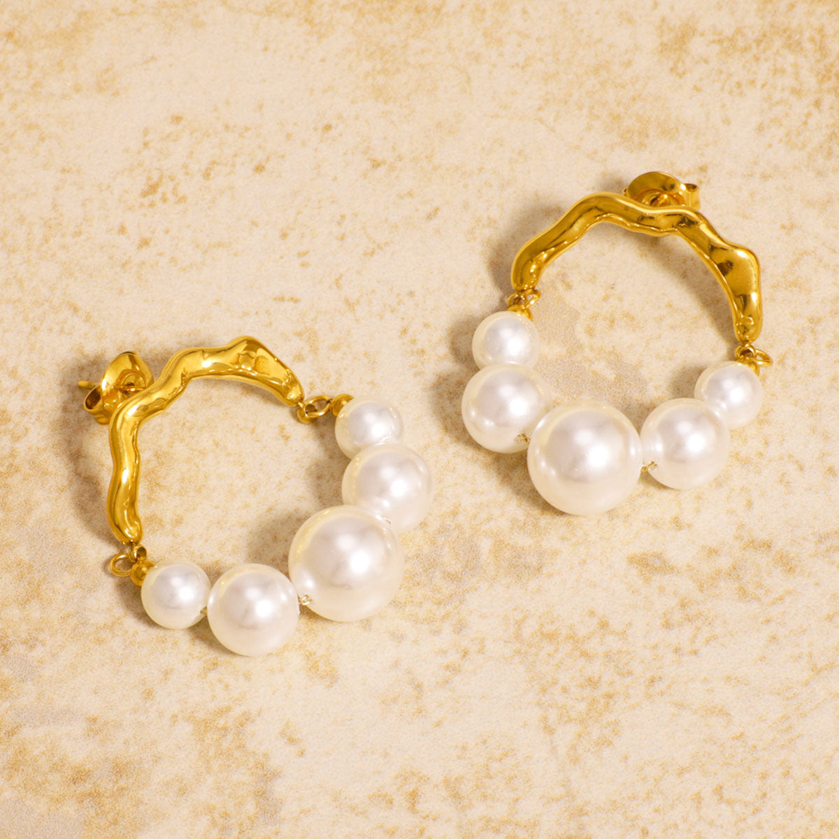 Orecchini minimalisti geometrici in acciaio inossidabile con perle, placcati sottovuoto in oro 18 carati da donna