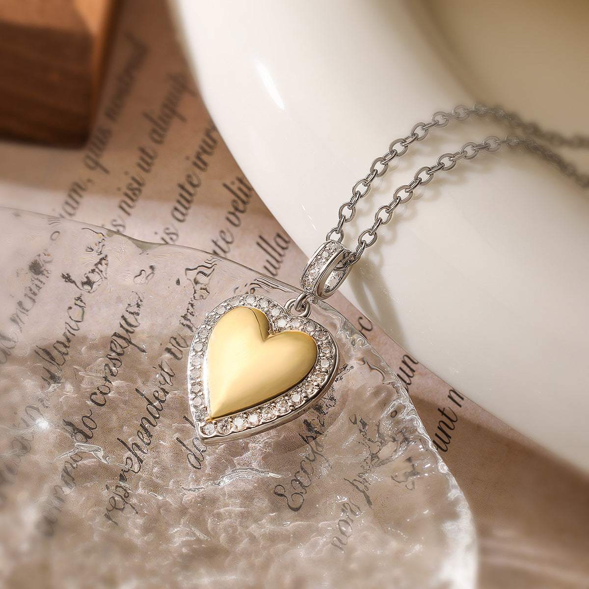 Collana da donna con ciondolo a forma di cuore e stella, minimalista, in rame placcato oro vero e intarsiato con zirconi
