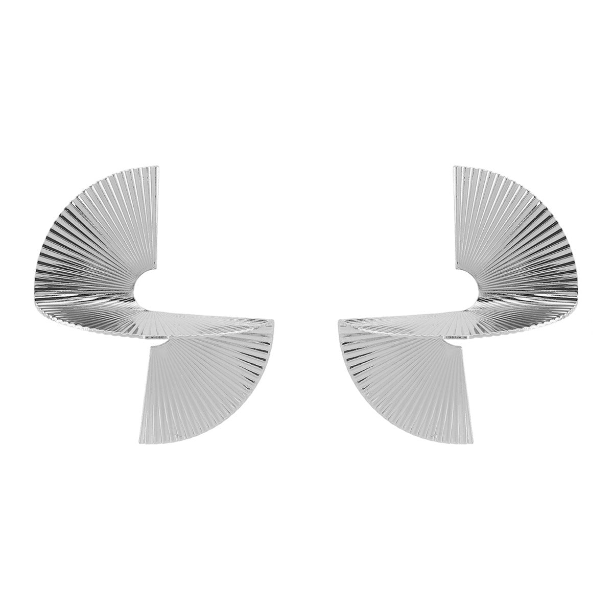 Orecchini a perno geometrici minimalisti in lega da donna con design a pieghe dalla trama irregolare e finitura galvanizzata