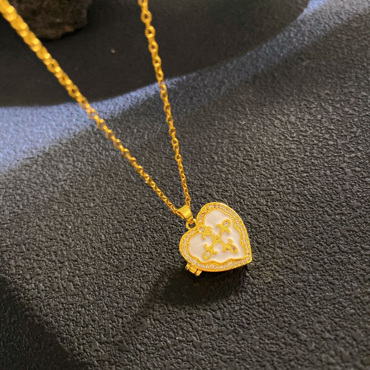 Vintage Elegant Geometric Leaf Teardrop Drip Oil Cubic Zirconia Necklace with 18K Gold Plated Brass Pendant on Titanium Steel Cable Chain for Women