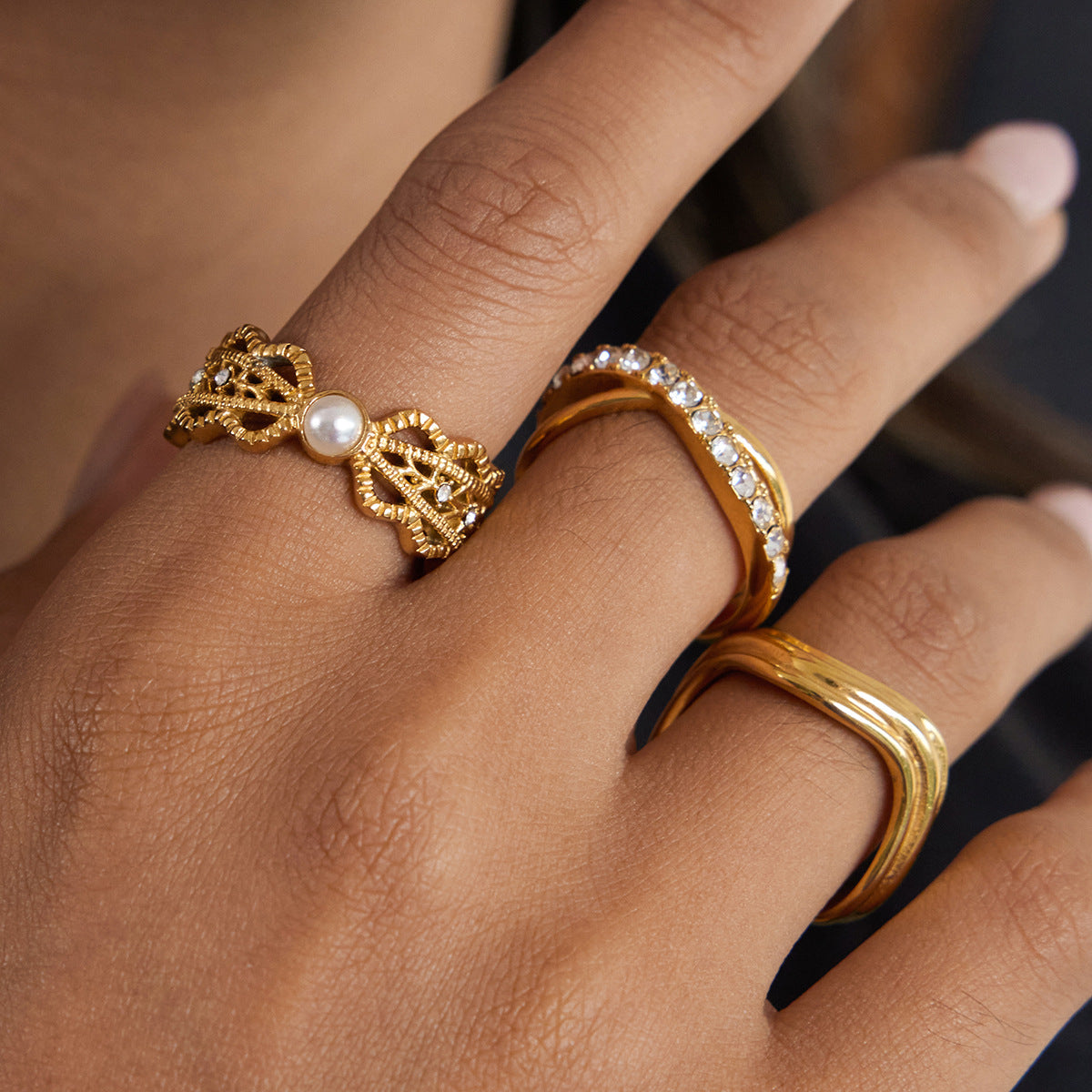 Anillo de Acero de Titanio Geométrico con Incrustaciones de Diamantes de Imitación para Mujer Accesorio de Moda de Lujo