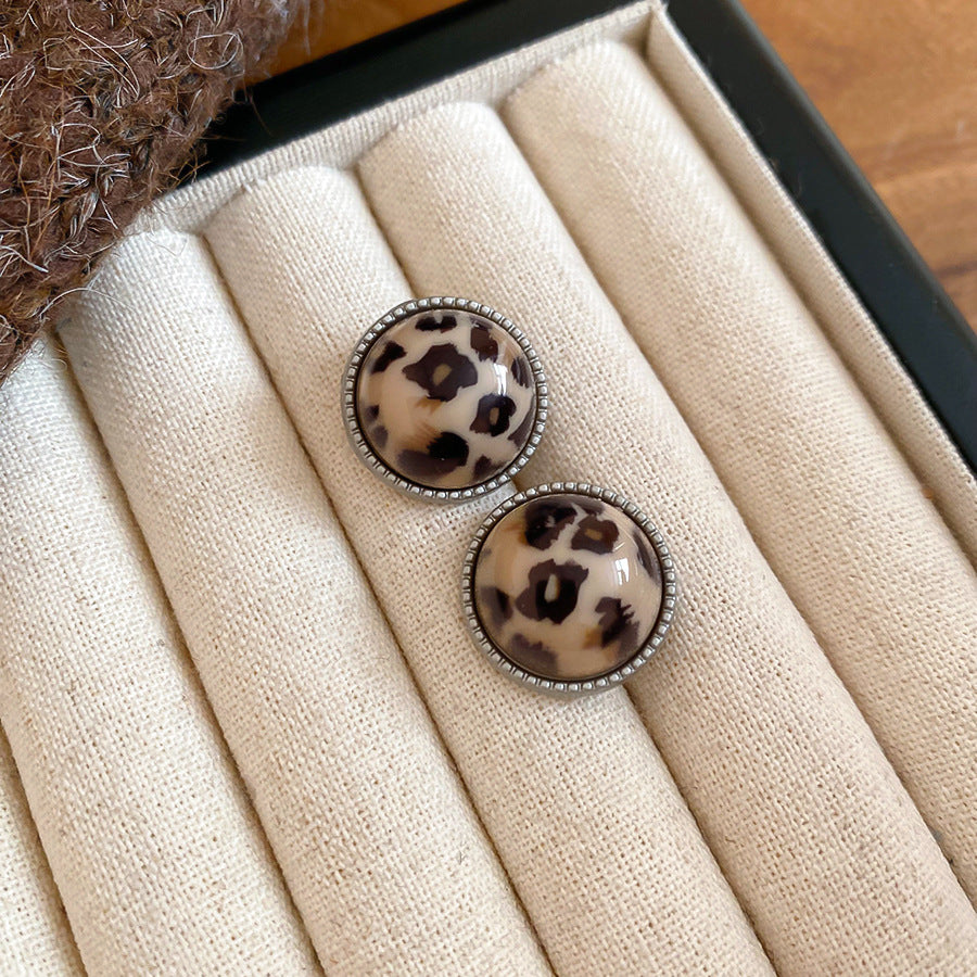 Pendientes de tuerca retro geométricos con diseño de estampado de leopardo con textura de terciopelo para mujer, aleación galvanizada, accesorio de moda minimalista de lujo