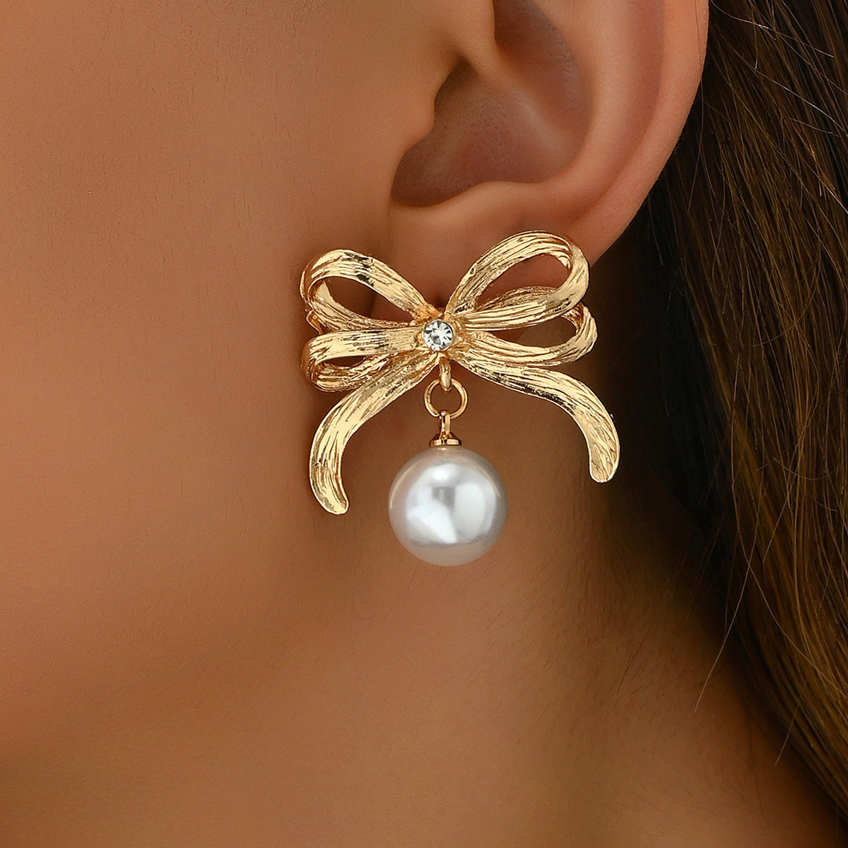 Minimalist Bow-Shaped Alloy Earrings with Pearl Inlay for Women Stainless Steel Post Elegant Everyday Wear