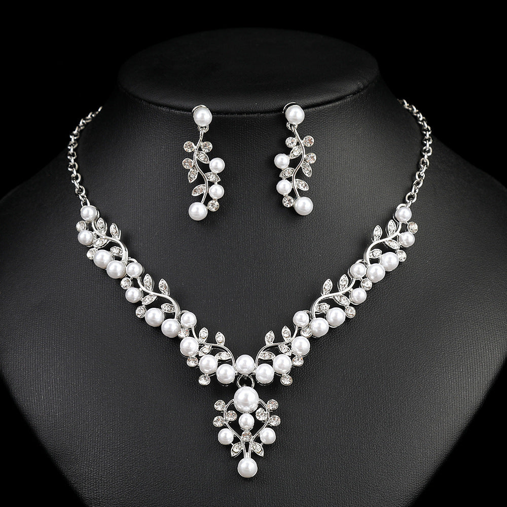 Vintage Floral Pearl Necklace and Earrings Set for Women Alloy Plated O-Chain with Petal and Leaf Motifs