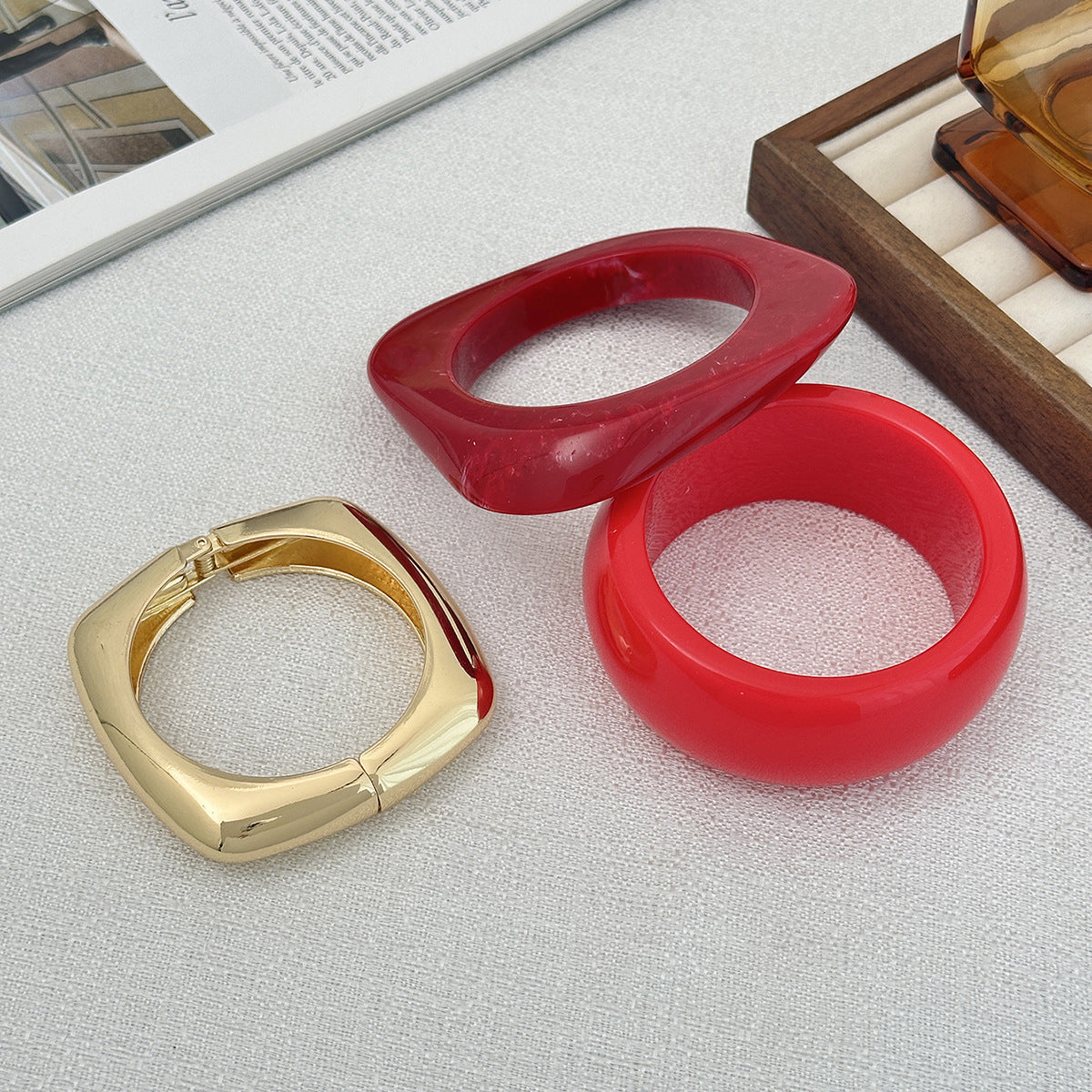 Minimalist Geometric Oval Resin Plated Bangle Bracelet