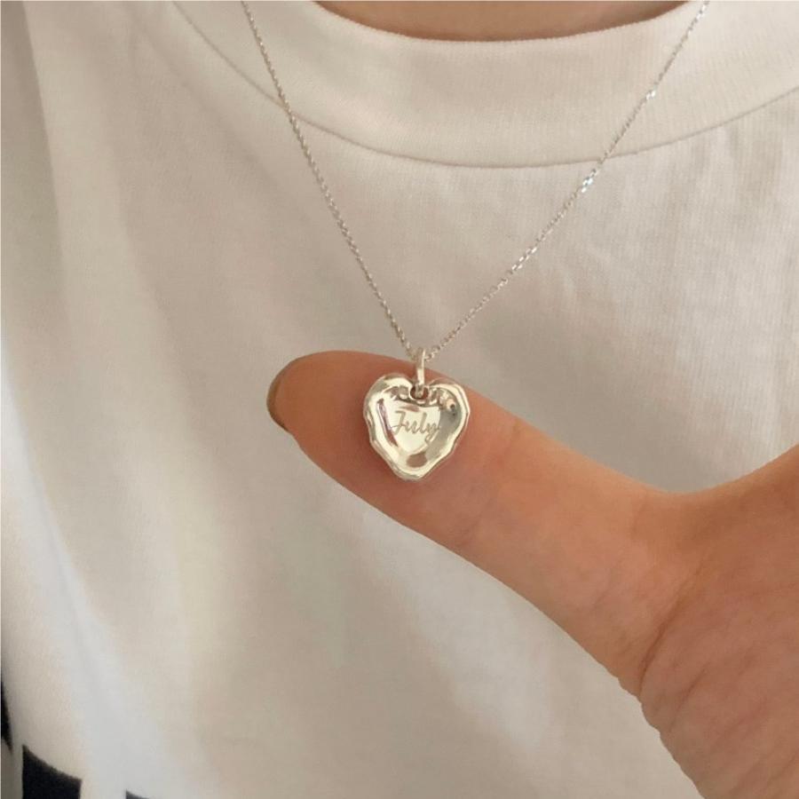 Collar minimalista con colgante de corazón irregular de plata de ley 925 con baño de oro arena en cadena de cuentas