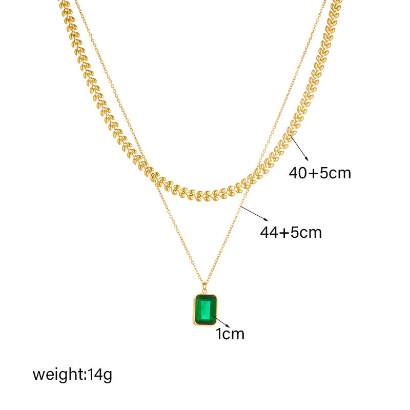 Elegante Collana con Ciondolo Quadrato Minimalista Verde Smeraldo in Acciaio al Titanio con Finitura Placcata per Donne
